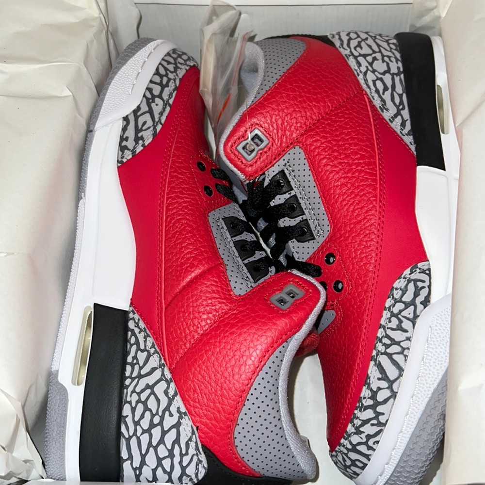 Jordan Retro 3 SE Fire Red (GS 5.5)